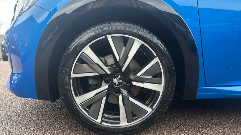 Peugeot 208 1.2 PureTech 100 GT 5dr EAT8 Petrol Hatchback